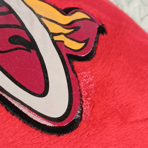 Rare 2006 NBA Miami Heat Basketball Team Logo Sports Fan 13" Throw Pillow Decor - Picture 7 of 10